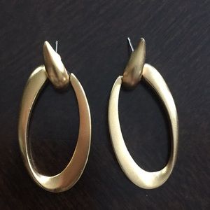 🌟MONET VINTAGE BRUSHED GOLD EARRINGS🌟